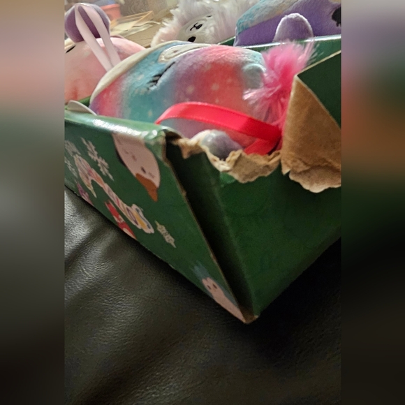 Original SquishMallows Holiday Tie Dye Set Of 8 New in Box - Picture 7 of 16